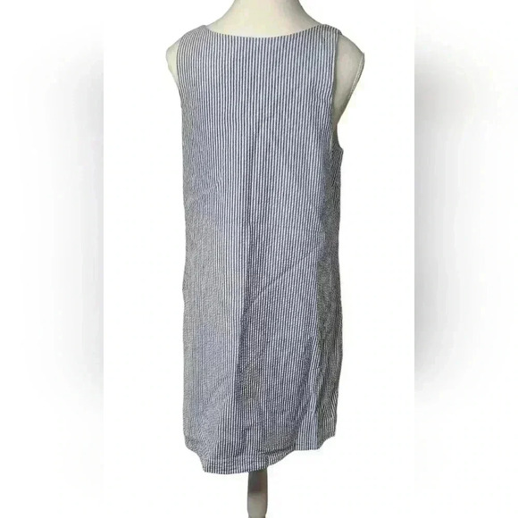 Vineyard Vines Blue Stipped 100%  Cotton Size 10 Zipper on Side 🩵 - Picture 3 of 5